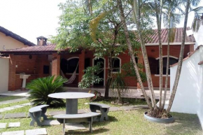 Casa com churrasqueira- 200 metros da praia